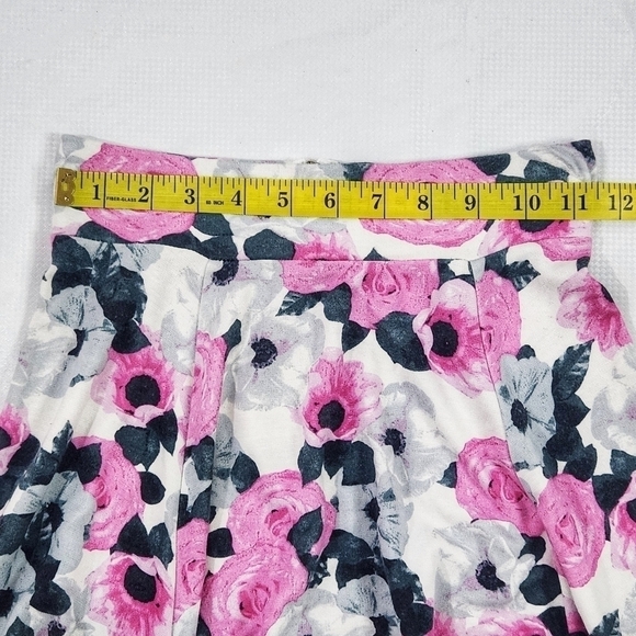 ❤2/15❤H&M Floral Circle Skater Mini Skirt - Picture 5 of 9